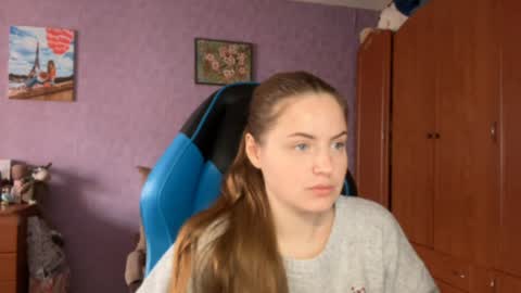 Snapshot of silksinner_ chatting on March 30, 7:31 am Erica online show from March 30, 7:31 am