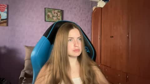 Snapshot of silksinner_ chatting on May 24, 11:48 am Erica online show from May 24, 11:48 am
