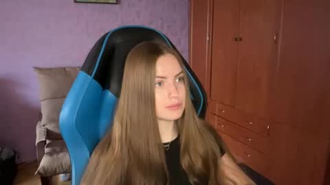 Snapshot of silksinner_ chatting on May 29, 10:13 am Erica online show from May 29, 10:13 am