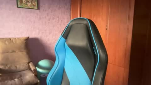 Snapshot of silksinner_ chatting on June 1, 4:20 pm Erica online show from June 1, 4:20 pm