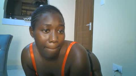 Snapshot of silky_aura chatting on May 20, 8:26 pm Memoo online show from May 20, 8:26 pm
