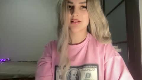 silkybabe19 online show from December 19, 9:44 pm