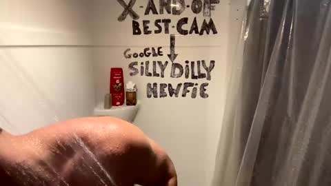 Snapshot of sillydillynewfie chatting on July 3, 4:35 pm Silly Dilly Newfie online show from July 3, 4:35 pm