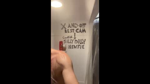 Snapshot of sillydillynewfie chatting on July 7, 4:00 pm Silly Dilly Newfie online show from July 7, 4:00 pm