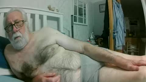 sillyoldman45221063 online show from July 12, 10:01 pm