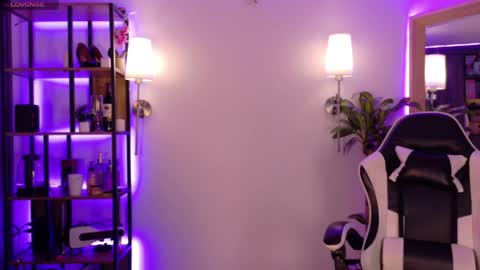 Snapshot of silvana_goddess chatting on April 10, 8:13 pm Silvana online show from April 10, 8:13 pm