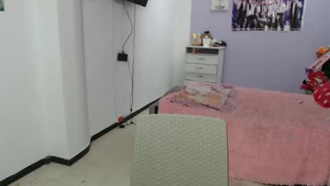 Snapshot of silvanaroberts_ chatting on March 10, 12:26 pm  Rouse  online show from March 10, 12:26 pm