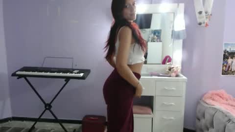 Snapshot of silvanaroberts_ chatting on September 21, 6:59 am  Rouse  online show from September 21, 6:59 am