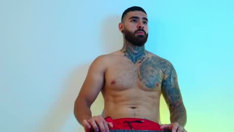 Snapshot of silvano_torrez chatting on April 7, 1:17 am silavno online show from April 7, 1:17 am