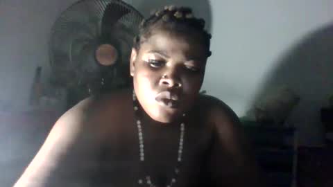 Snapshot of silver_baby06 chatting on May 16, 11:14 pm silver baby06 online show from May 16, 11:14 pm