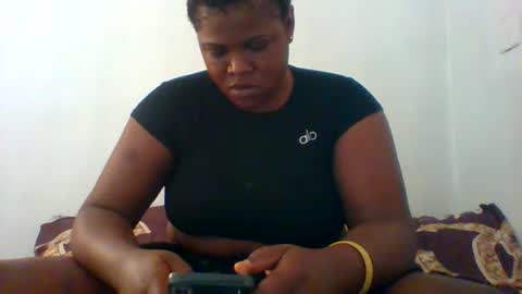 Snapshot of silver_baby06 chatting on May 22, 12:00 pm silver baby06 online show from May 22, 12:00 pm