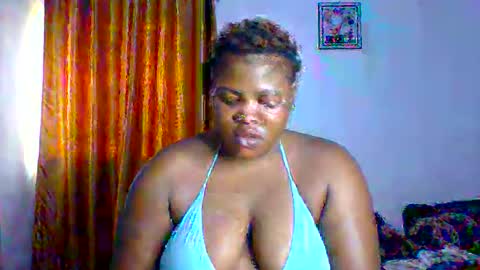 Snapshot of silver_baby06 chatting on May 25, 12:00 pm silver baby06 online show from May 25, 12:00 pm