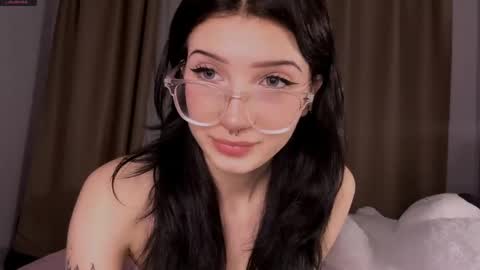 Snapshot of silverflower_ chatting on March 17, 4:54 pm Riya online show from March 17, 4:54 pm
