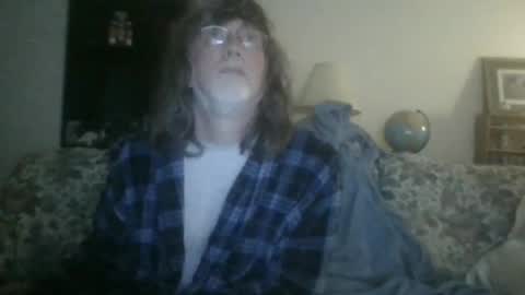 Snapshot of silverfunfox chatting on January 15, 6:22 am silverfunfox online show from January 15, 6:22 am