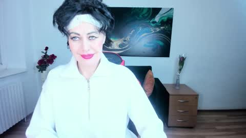 Snapshot of silvia_wallec chatting on March 9, 6:45 pm Silvia Wallec online show from March 9, 6:45 pm