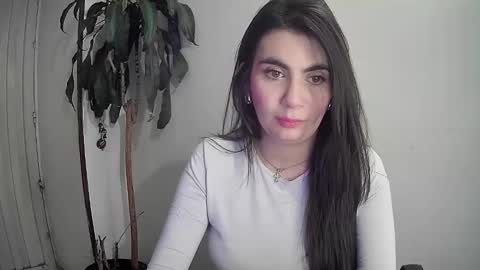 Silvie online show from December 18, 1:05 am