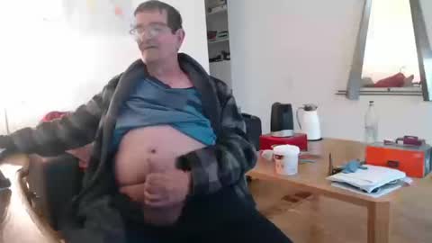 Snapshot of silvioausluzernch2 chatting on March 11, 7:03 am silvioausluzernCH2 online show from March 11, 7:03 am