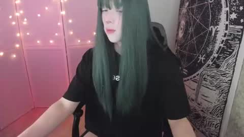 Snapshot of simochka_ chatting on June 24, 4:22 am Simochka online show from June 24, 4:22 am