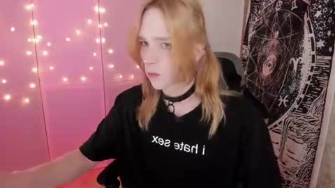 Snapshot of simochka_ chatting on June 29, 11:32 am Simochka online show from June 29, 11:32 am