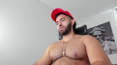 simon_leon01 online show from May 28, 10:07 pm