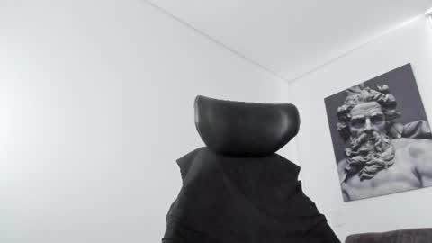 simon_leon01 online show from July 9, 12:09 pm