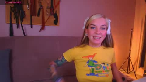 simona_moonshine online show from January 16, 8:35 pm