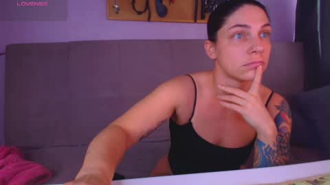 simona_moonshine online show from April 19, 4:45 am
