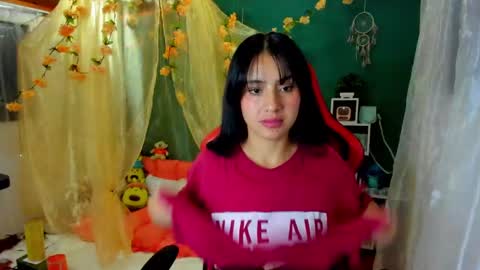 Simon Simpson          Modelo Independiente online show from December 20, 6:40 am