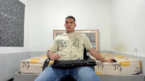 SIMON KELER online show from February 1, 12:09 am