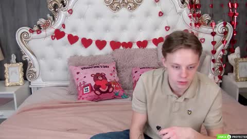 Simon online show from February 14, 6:26 pm