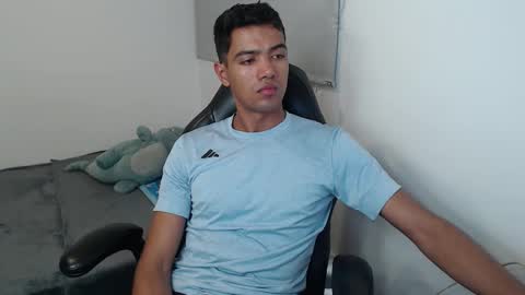 Snapshot of simple_guyy chatting on January 17, 2:38 am Andrey online show from January 17, 2:38 am