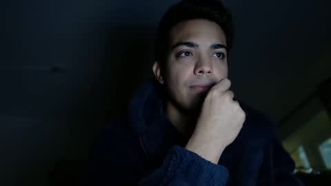 Snapshot of simple_pleasure_ chatting on December 3, 2:14 am Ryan online show from December 3, 2:14 am