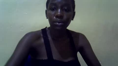 Snapshot of simplyloy33 chatting on June 29, 2:07 am simplyloy33 online show from June 29, 2:07 am
