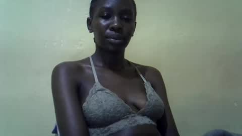 Snapshot of simplyloy33 chatting on July 8, 6:12 pm simplyloy33 online show from July 8, 6:12 pm
