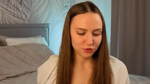 Snapshot of simplyzoe chatting on February 22, 4:24 am Zoe online show from February 22, 4:24 am