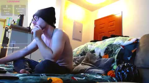 Snapshot of sin_lord chatting on November 2, 2:03 am Husky Dad online show from November 2, 2:03 am