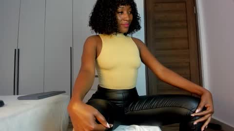 Snapshot of sincerre9_tara chatting on October 18, 10:49 am sincerre9_tara online show from October 18, 10:49 am