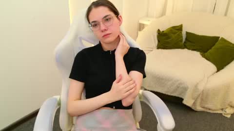 Snapshot of sindell_cryell chatting on May 18, 9:09 pm sindell_cryell online show from May 18, 9:09 pm