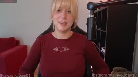 wwoooooooooooof online show from March 15, 8:26 pm