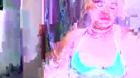 Ava online show from March 8, 8:01 pm