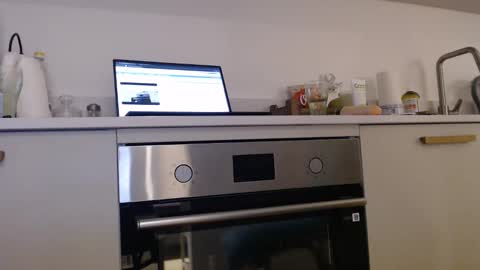 Snapshot of single_fox_4u chatting on January 1, 3:46 pm Lina online show from January 1, 3:46 pm