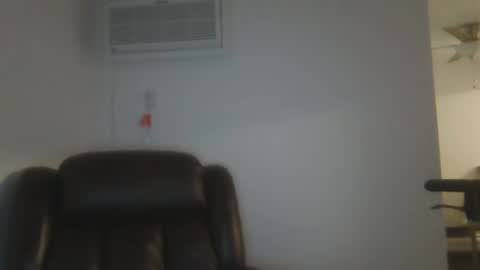 Snapshot of singledude_69 chatting on December 24, 11:38 am SingleDude 69 online show from December 24, 11:38 am