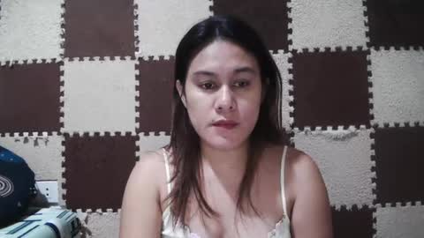 Snapshot of singlemomma31 chatting on March 10, 2:37 pm stef online show from March 10, 2:37 pm