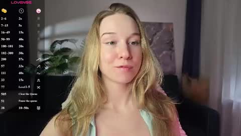Snapshot of sinner_eve chatting on July 4, 3:02 am Aurora online show from July 4, 3:02 am