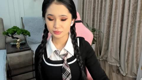 Snapshot of sinsemillaa chatting on January 19, 5:15 am Ellie online show from January 19, 5:15 am