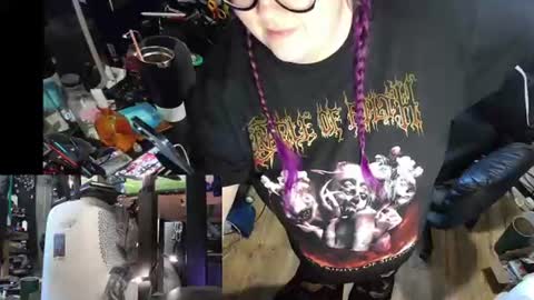 Snapshot of sinstresshemlock chatting on June 24, 3:44 pm Sinstress hemlock online show from June 24, 3:44 pm