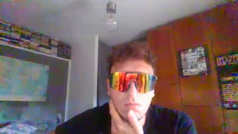 Snapshot of sinvi1915 chatting on October 10, 2:49 pm sinvi1915 online show from October 10, 2:49 pm