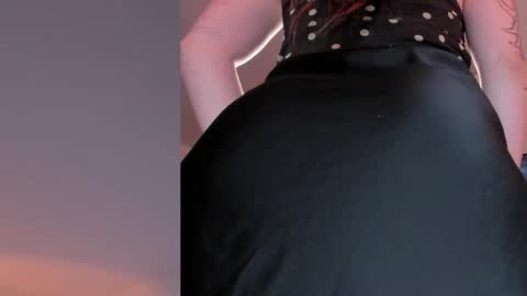 Snapshot of siouxsie_cenobite chatting on May 22, 11:05 am Siouxsie online show from May 22, 11:05 am