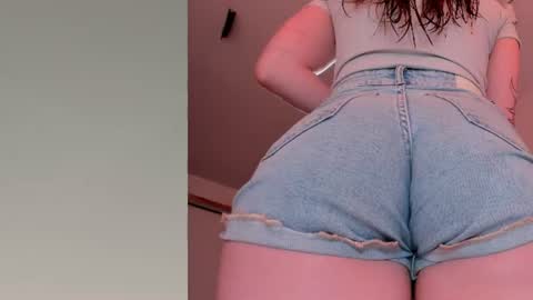 Snapshot of siouxsie_cenobite chatting on August 6, 11:01 am Siouxsie online show from August 6, 11:01 am