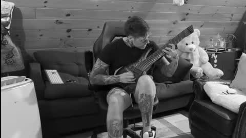 Dustbunnyfoofoo online show from October 7, 10:07 pm